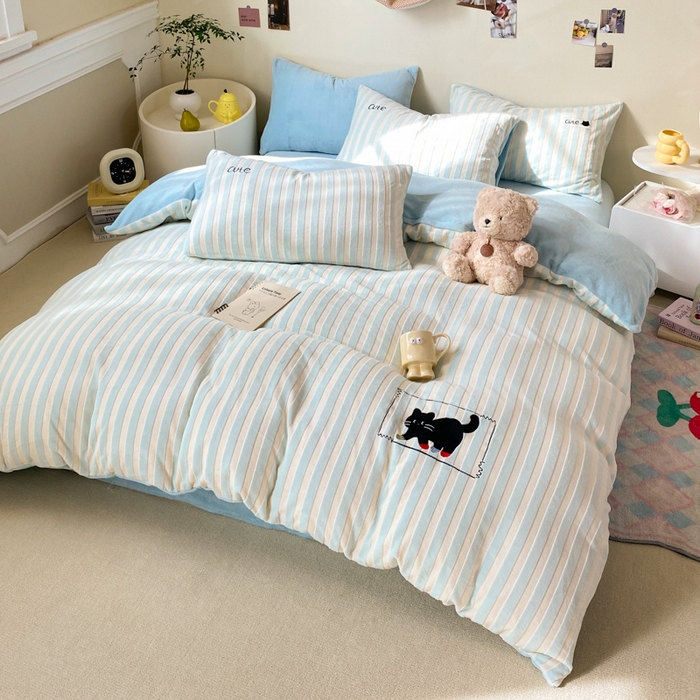 91家纺网 家纺一手货源 找家纺 小叮当家纺仓储工厂店 买家秀 爆款花型2025新款小清新绣花四件套系列-永恒韵律 永恒韵律-蓝喵喵