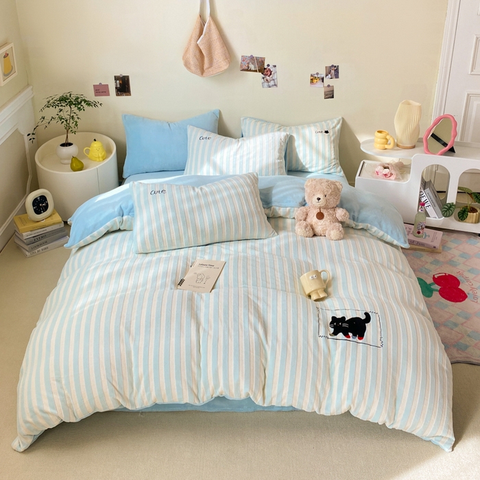 91家纺网 家纺一手货源 找家纺 小叮当家纺仓储工厂店 买家秀 爆款花型2025新款小清新绣花四件套系列-永恒韵律 永恒韵律-蓝喵喵