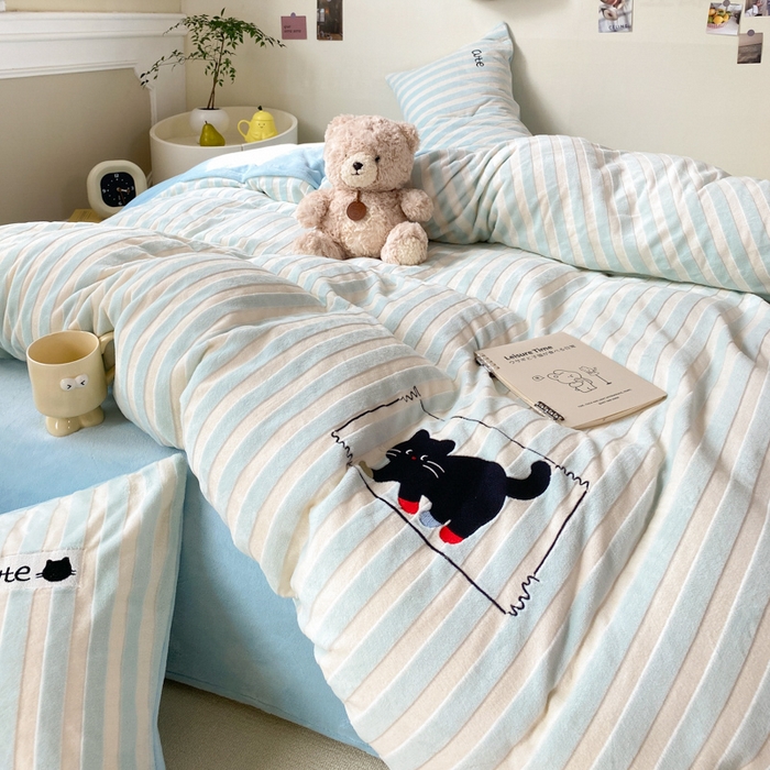 91家纺网 家纺一手货源 找家纺 小叮当家纺仓储工厂店 买家秀 爆款花型2025新款小清新绣花四件套系列-永恒韵律 永恒韵律-蓝喵喵