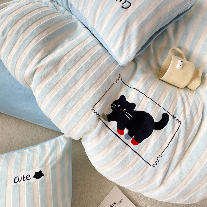 91家纺网 家纺一手货源 找家纺 小叮当家纺仓储工厂店 买家秀 爆款花型2025新款小清新绣花四件套系列-永恒韵律 永恒韵律-蓝喵喵