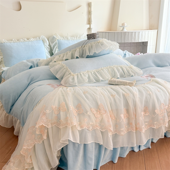 91家纺网 家纺一手货源 找家纺 富盛家纺 2025新款牛奶绒床裙款蕾丝刺绣四件套韩版法式公主风--睡美人系列 睡美人-蓝