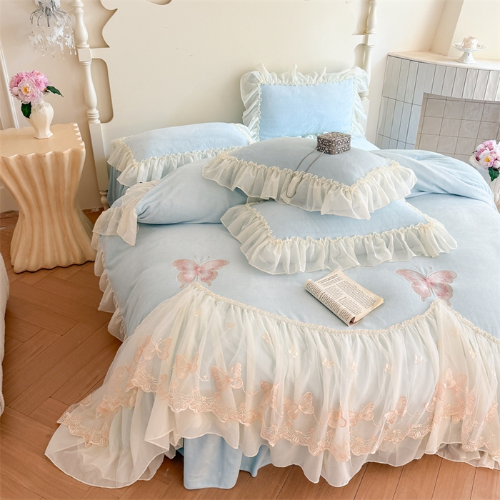 91家纺网 家纺一手货源 找家纺 富盛家纺 2025新款牛奶绒床裙款蕾丝刺绣四件套韩版法式公主风--睡美人系列 睡美人-蓝