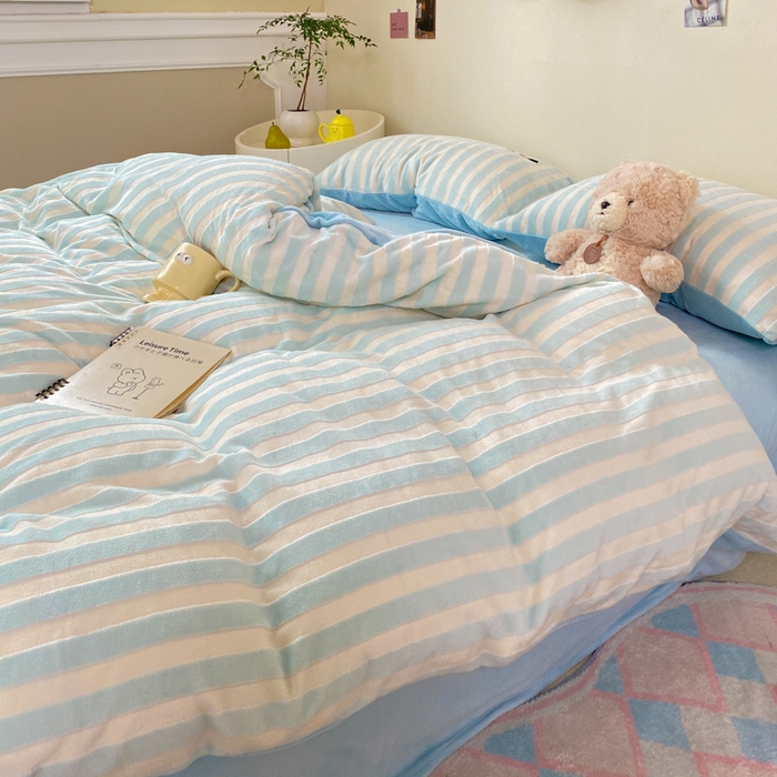 91家纺网 家纺一手货源 找家纺 小叮当家纺仓储工厂店 买家秀 爆款花型2025新款小清新绣花四件套系列-永恒韵律 永恒韵律-蓝喵喵