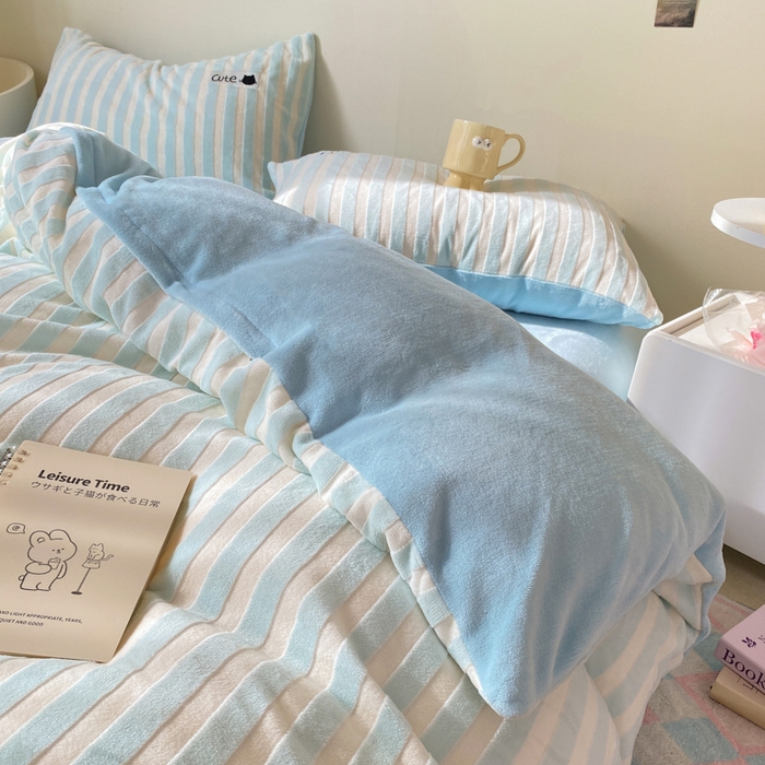 91家纺网 家纺一手货源 找家纺 小叮当家纺仓储工厂店 买家秀 爆款花型2025新款小清新绣花四件套系列-永恒韵律 永恒韵律-蓝喵喵