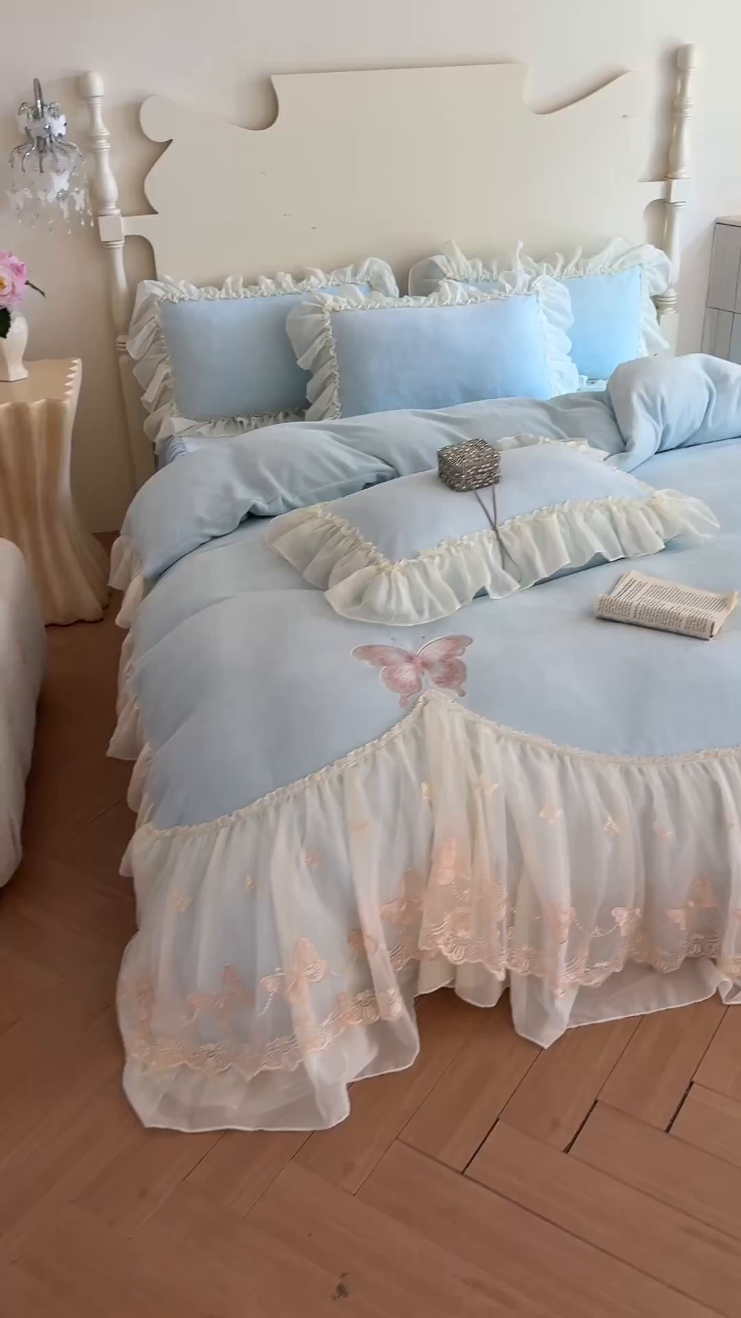 91家纺网 家纺一手货源 找家纺 富盛家纺 2025新款牛奶绒床裙款蕾丝刺绣四件套韩版法式公主风--睡美人系列 睡美人-蓝