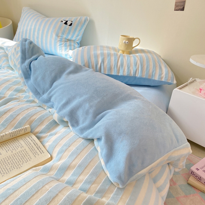 91家纺网 家纺一手货源 找家纺 小叮当家纺仓储工厂店 买家秀 爆款花型2025新款小清新绣花四件套系列-永恒韵律 永恒韵律-蓝胖胖