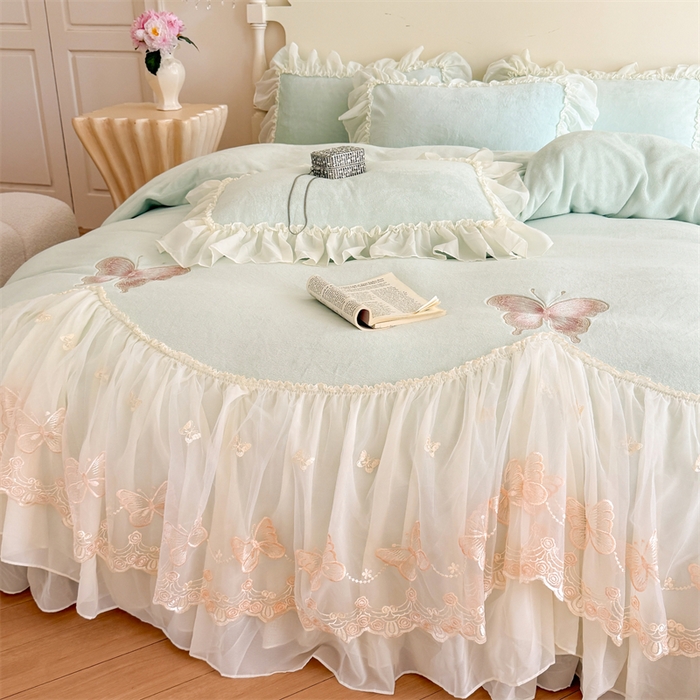 91家纺网 家纺一手货源 找家纺 富盛家纺 2025新款牛奶绒床裙款蕾丝刺绣四件套韩版法式公主风--睡美人系列 睡美人-绿