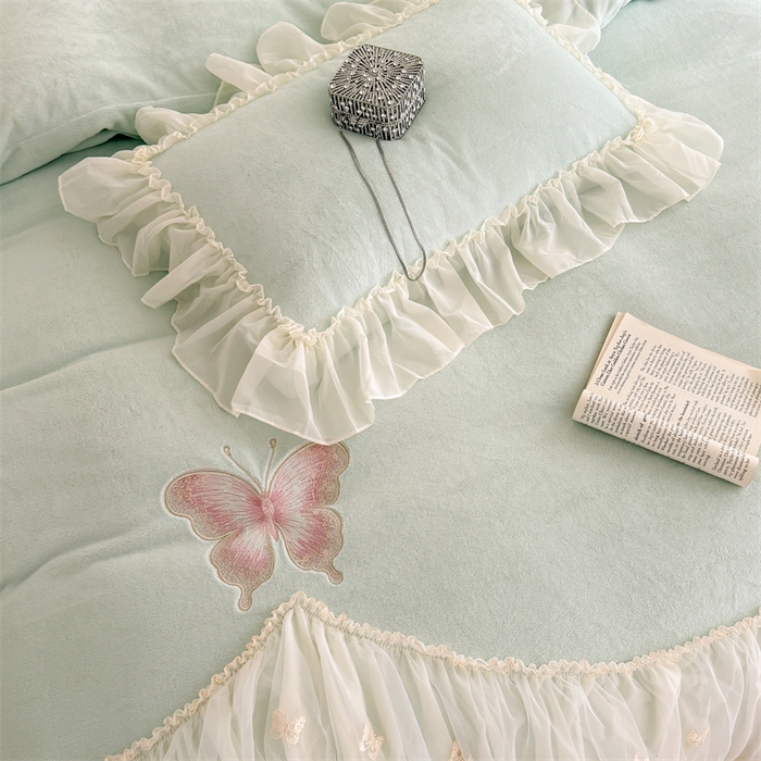 91家纺网 家纺一手货源 找家纺 富盛家纺 2025新款牛奶绒床裙款蕾丝刺绣四件套韩版法式公主风--睡美人系列 睡美人-绿