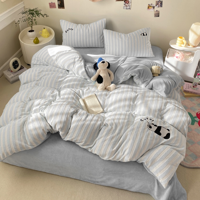 91家纺网 家纺一手货源 找家纺 小叮当家纺仓储工厂店 买家秀 爆款花型2025新款小清新绣花四件套系列-永恒韵律 永恒韵律-灰胖胖