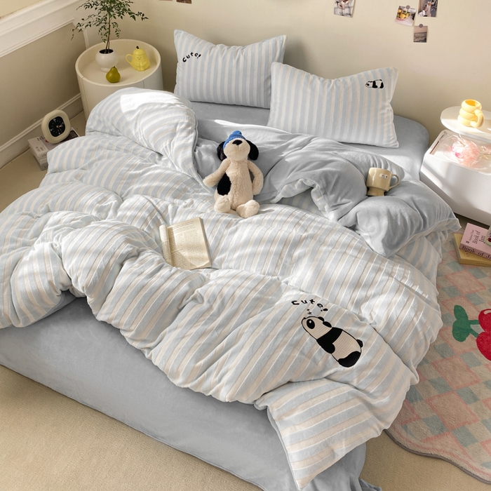 91家纺网 家纺一手货源 找家纺 小叮当家纺仓储工厂店 买家秀 爆款花型2025新款小清新绣花四件套系列-永恒韵律 永恒韵律-灰胖胖