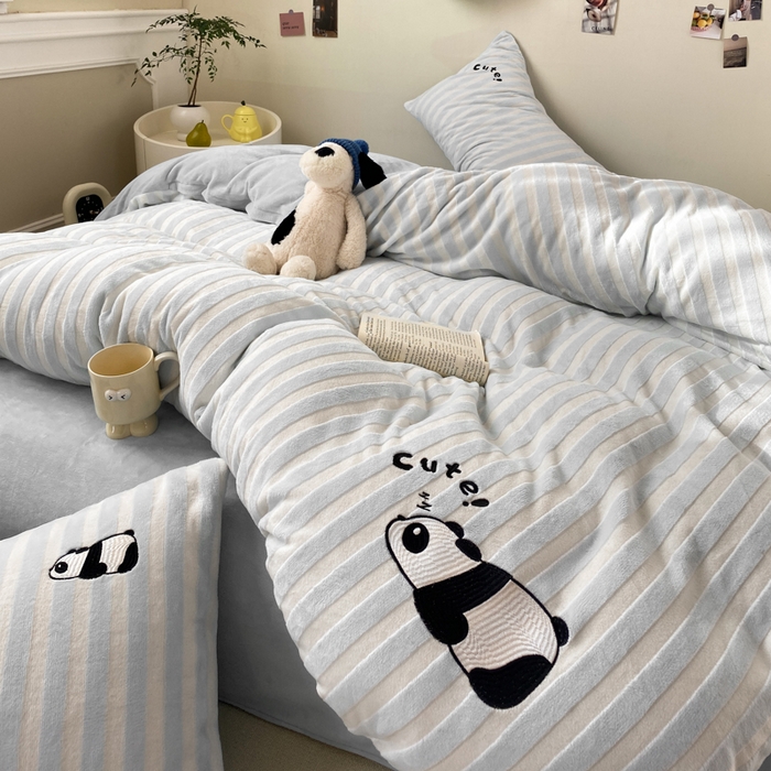 91家纺网 家纺一手货源 找家纺 小叮当家纺仓储工厂店 买家秀 爆款花型2025新款小清新绣花四件套系列-永恒韵律 永恒韵律-灰胖胖