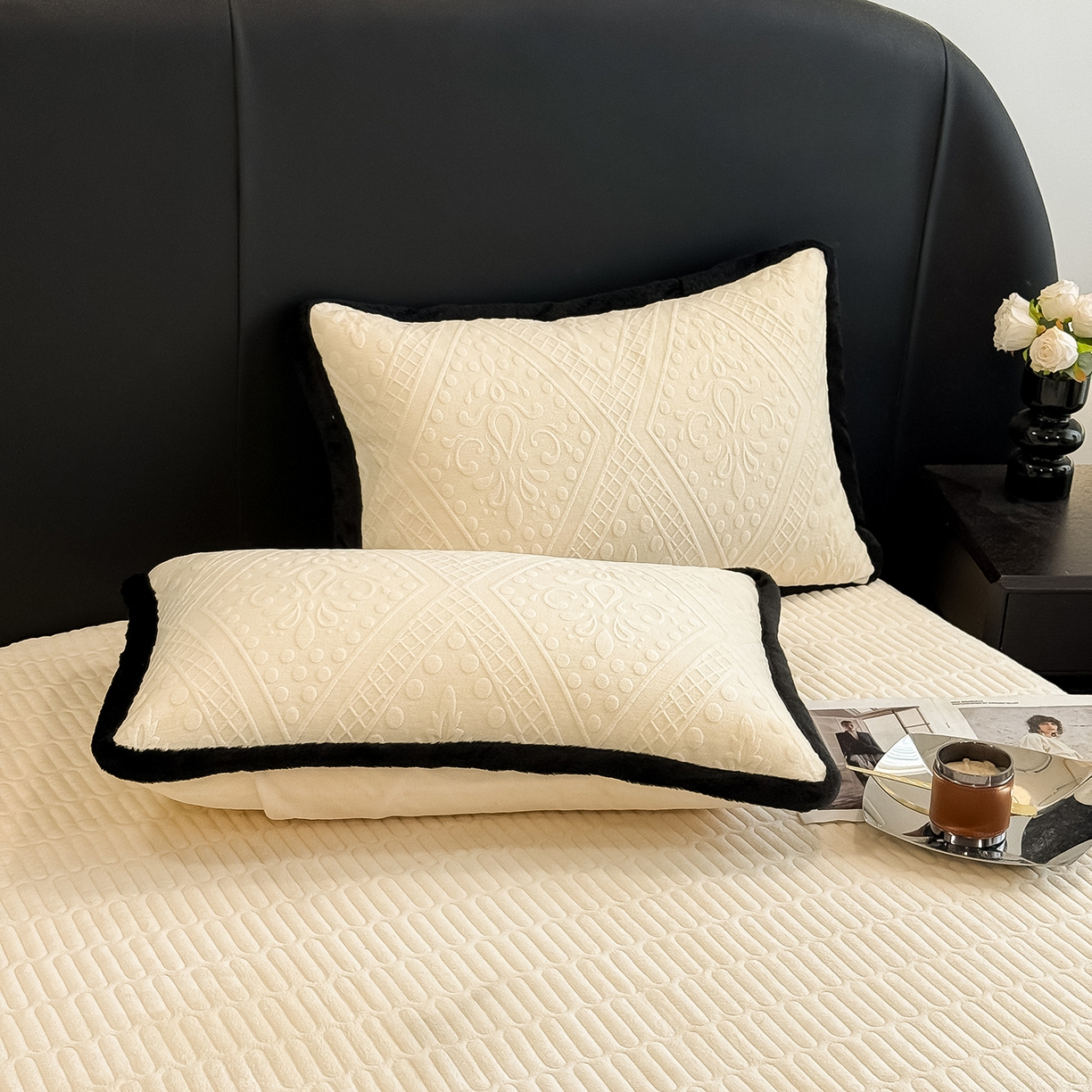 91家纺网 家纺一手货源 找家纺 懒猫家纺 2025新款宽包边雕花绒四件套 欧风镜像-黄