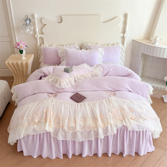 91家纺网 家纺一手货源 找家纺 富盛家纺 2025新款牛奶绒床裙款蕾丝刺绣四件套韩版法式公主风--睡美人系列 睡美人-紫