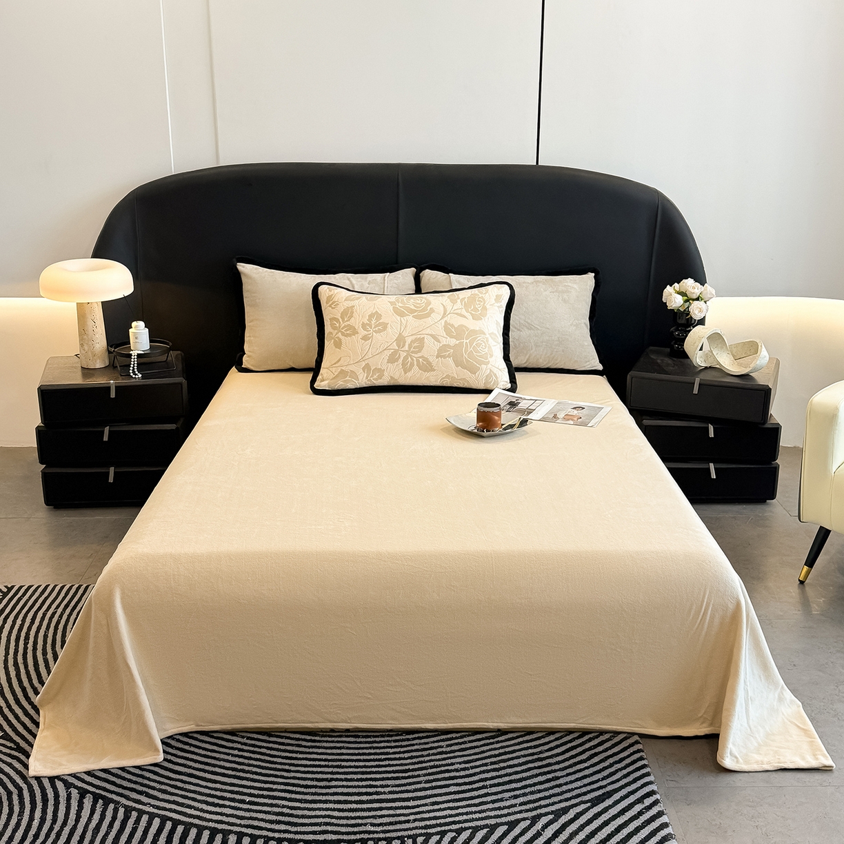 91家纺网 家纺一手货源 找家纺 懒猫家纺 2025新款宽包边雕花绒四件套 柔曼花踪