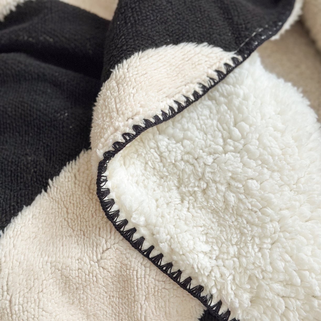 91家纺网 家纺一手货源 找家纺 （总）小叮当家纺仓储工厂店 买家秀 爆款花型2025新款阳离子高克重羊羔绒保暖毯子外贸毯子