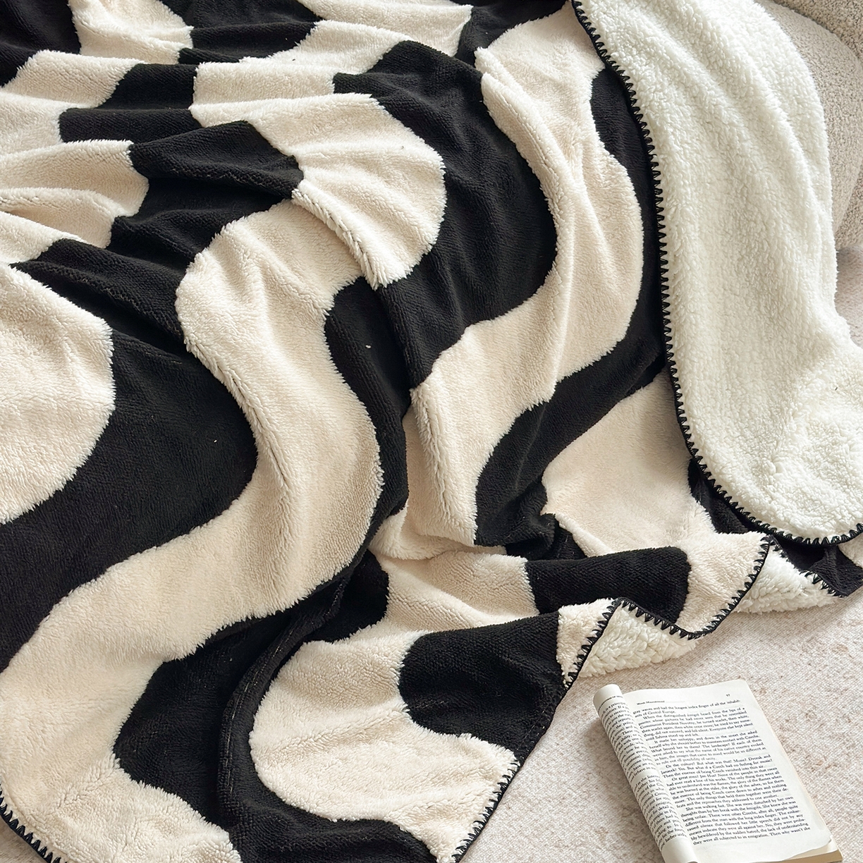 91家纺网 家纺一手货源 找家纺 （总）小叮当家纺仓储工厂店 买家秀 爆款花型2025新款阳离子高克重羊羔绒保暖毯子外贸毯子