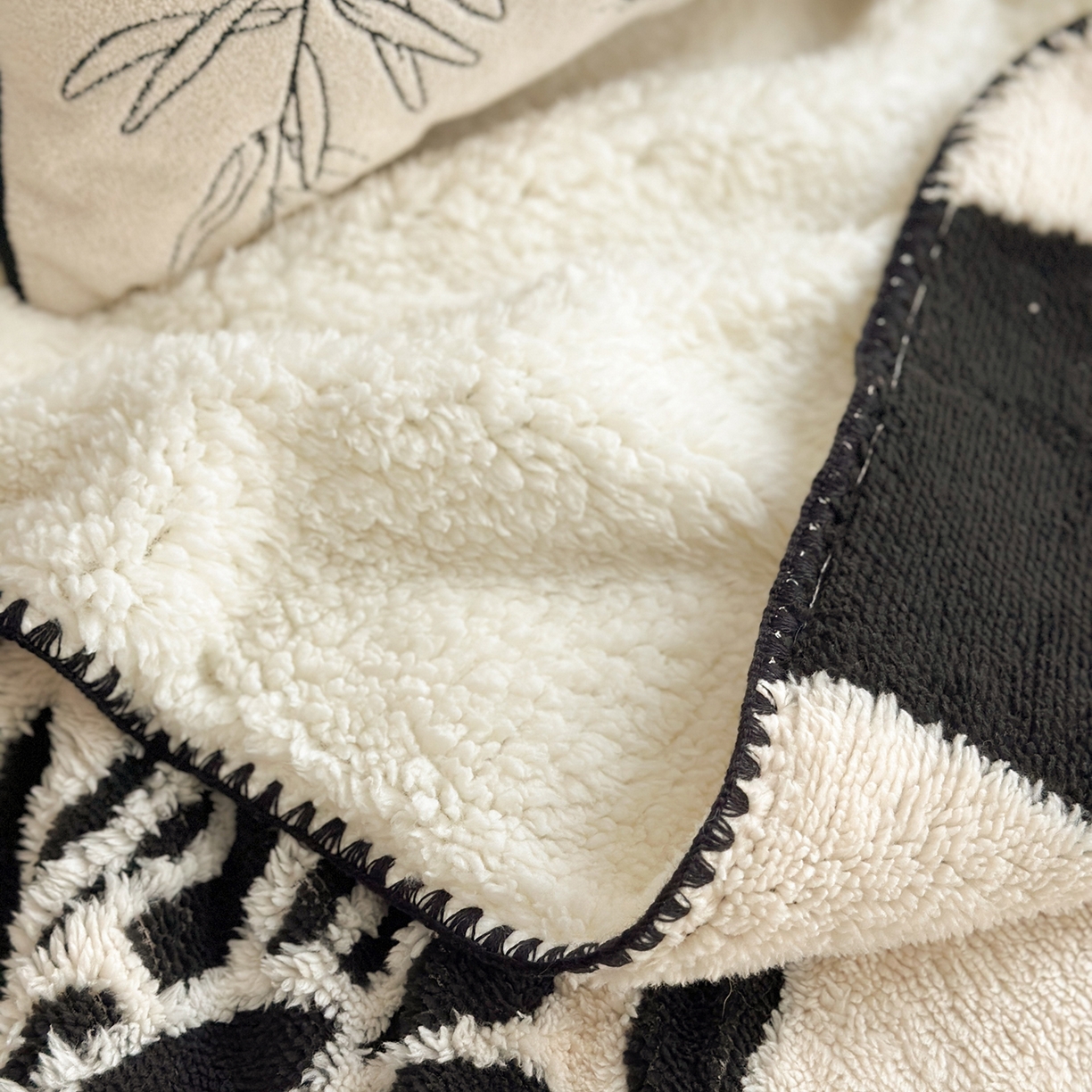 91家纺网 家纺一手货源 找家纺 小叮当家纺仓储工厂店 买家秀 爆款花型2025新款阳离子高克重羊羔绒保暖毯子外贸毯子 蝶影柔梦