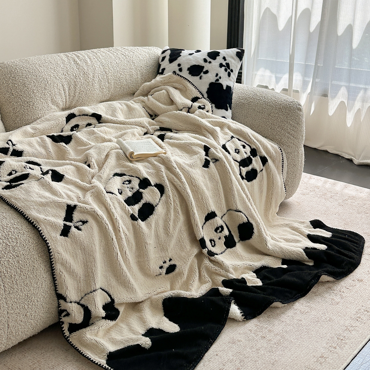 91家纺网 家纺一手货源 找家纺 小叮当家纺仓储工厂店 买家秀 爆款花型2025新款阳离子高克重羊羔绒保暖毯子外贸毯子 黑白萌熊