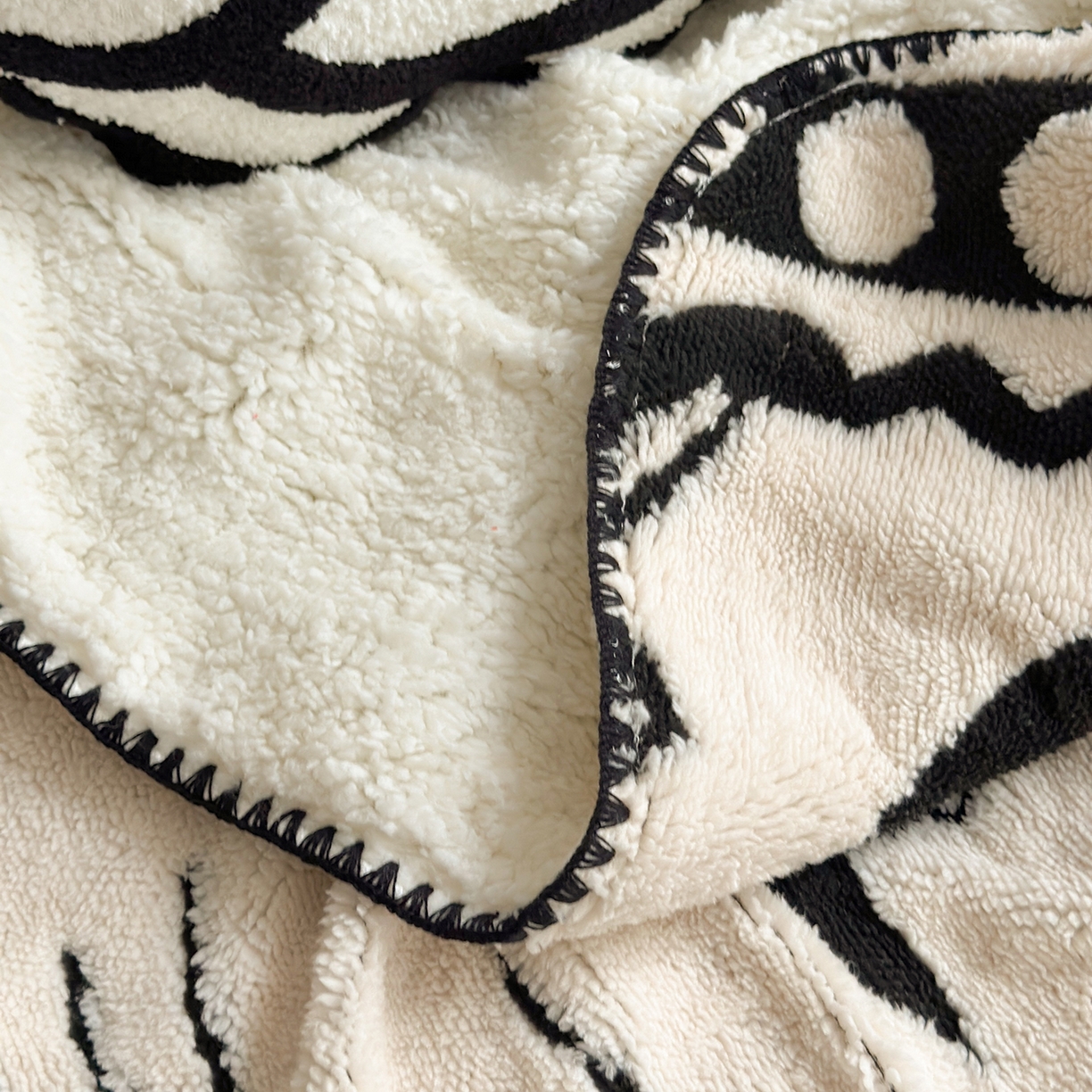 91家纺网 家纺一手货源 找家纺 小叮当家纺仓储工厂店 买家秀 爆款花型2025新款阳离子高克重羊羔绒保暖毯子外贸毯子 幻蝶花韵