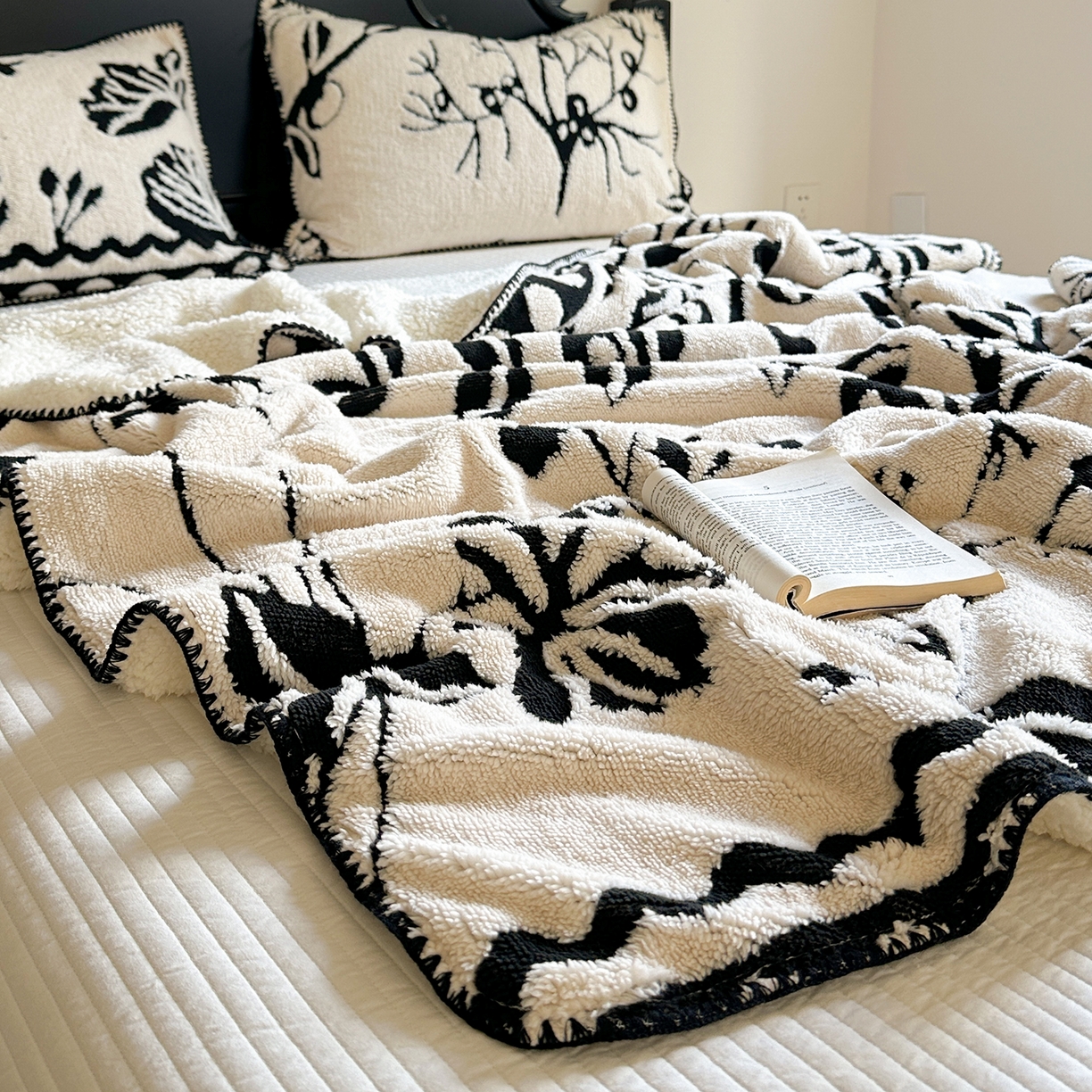 91家纺网 家纺一手货源 找家纺 小叮当家纺仓储工厂店 买家秀 爆款花型2025新款阳离子高克重羊羔绒保暖毯子外贸毯子 幻蝶花韵