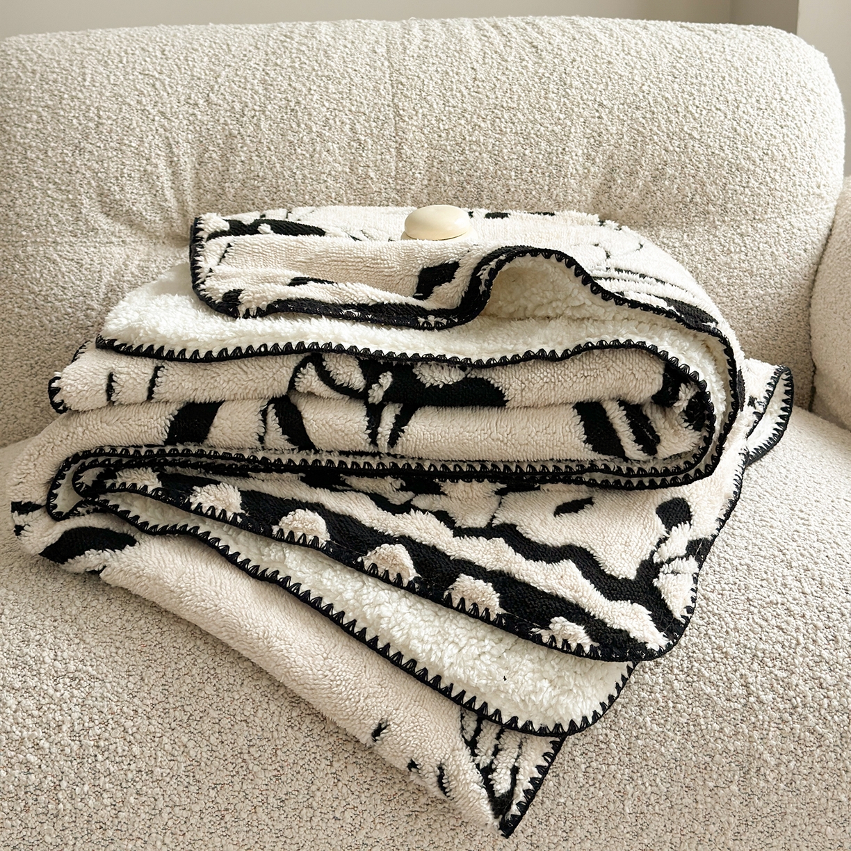 91家纺网 家纺一手货源 找家纺 小叮当家纺仓储工厂店 买家秀 爆款花型2025新款阳离子高克重羊羔绒保暖毯子外贸毯子 幻蝶花韵