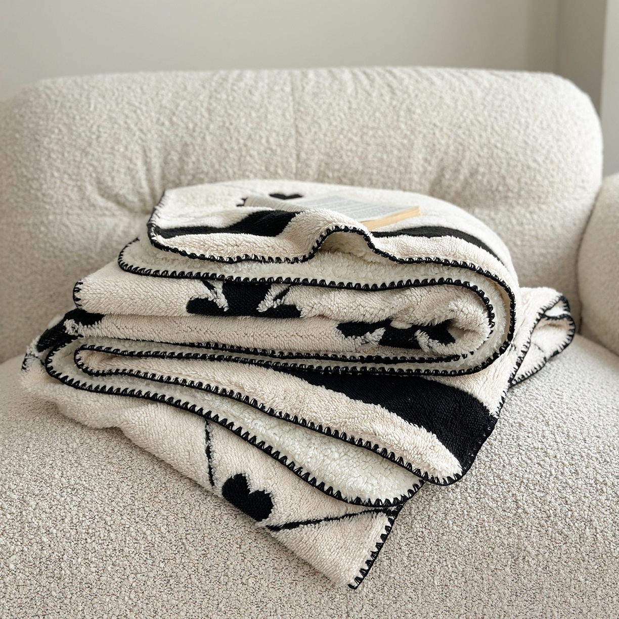 91家纺网 家纺一手货源 找家纺 小叮当家纺仓储工厂店 买家秀 爆款花型2025新款阳离子高克重羊羔绒保暖毯子外贸毯子 墨韵花