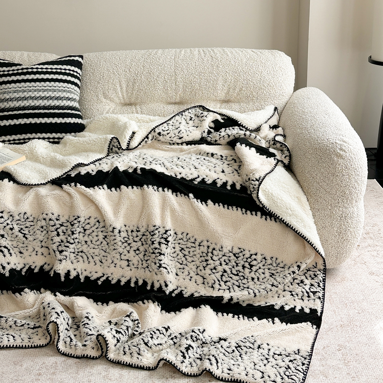 91家纺网 家纺一手货源 找家纺 小叮当家纺仓储工厂店 买家秀 爆款花型2025新款阳离子高克重羊羔绒保暖毯子外贸毯子 墨韵松雪