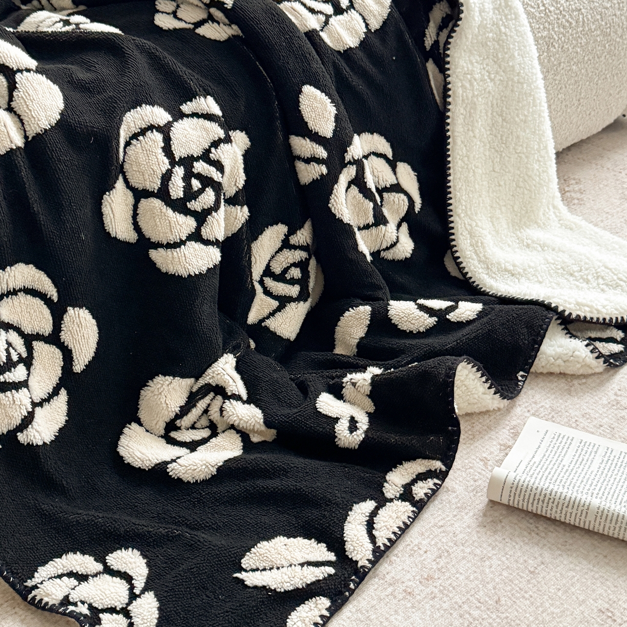 91家纺网 家纺一手货源 找家纺 小叮当家纺仓储工厂店 买家秀 爆款花型2025新款阳离子高克重羊羔绒保暖毯子外贸毯子 夜玫馨