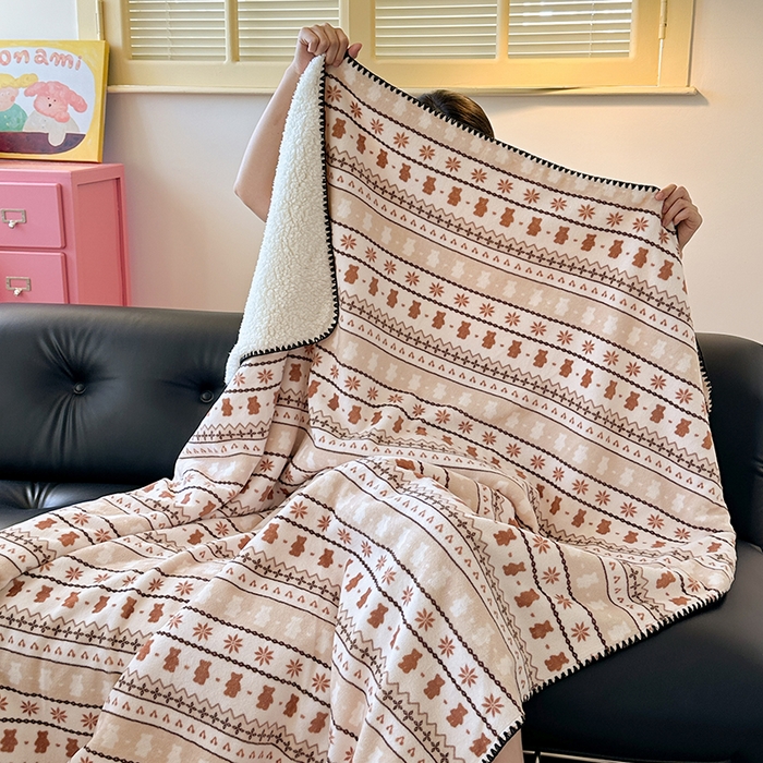 91家纺网 家纺一手货源 找家纺 （总）小叮当家纺仓储工厂店 买家秀 爆款花型2025新款英伦风高克重羊羔绒牛奶绒贝壳边毯子外贸毯子