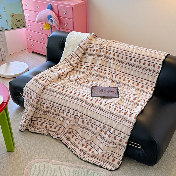 91家纺网 家纺一手货源 找家纺 （总）小叮当家纺仓储工厂店 买家秀 爆款花型2025新款英伦风高克重羊羔绒牛奶绒贝壳边毯子外贸毯子