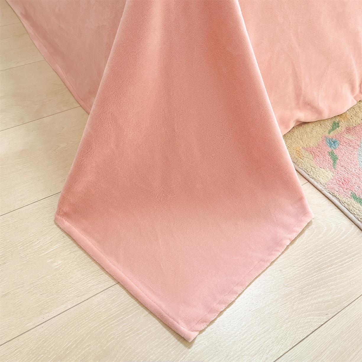 91家纺网 家纺一手货源 找家纺 名兮家居 2025新款高克重加厚雕花绒枕套 千叶-粉