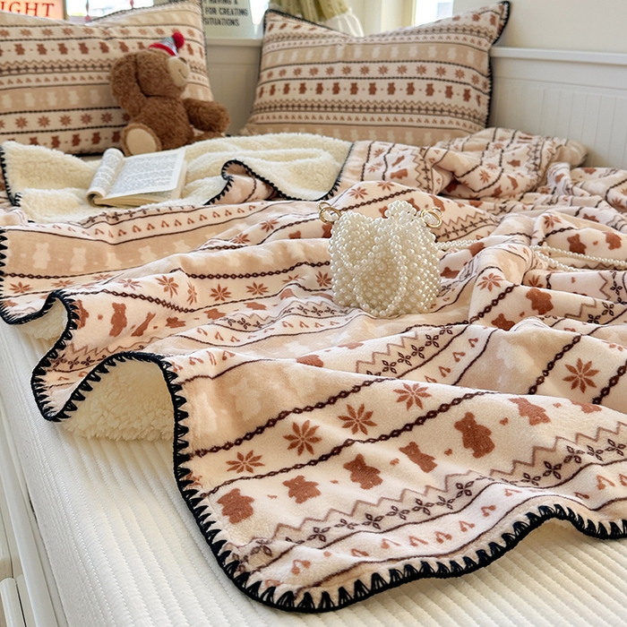 91家纺网 家纺一手货源 找家纺 小叮当家纺仓储工厂店 买家秀 爆款花型2025新款英伦风高克重羊羔绒牛奶绒贝壳边毯子外贸毯子 米咖熊韵