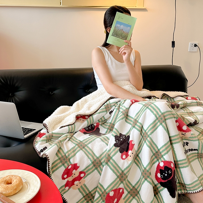 91家纺网 家纺一手货源 找家纺 小叮当家纺仓储工厂店 买家秀 爆款花型2025新款英伦风高克重羊羔绒牛奶绒贝壳边毯子外贸毯子 蘑趣猫影