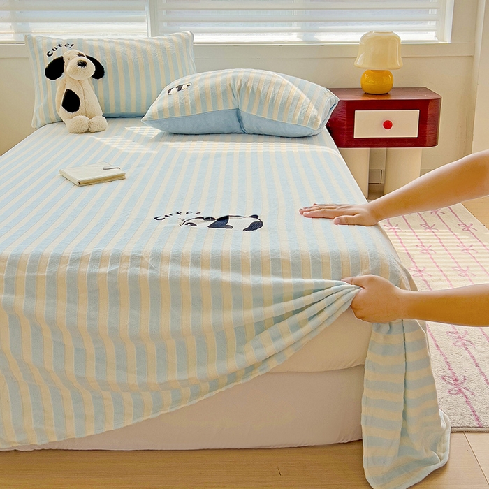 91家纺网 家纺一手货源 找家纺 （总）小叮当家纺仓储工厂店 买家秀 爆款花型2025新款小清新绣花牛奶绒经典条纹系列单品床单床笠床单床笠单件