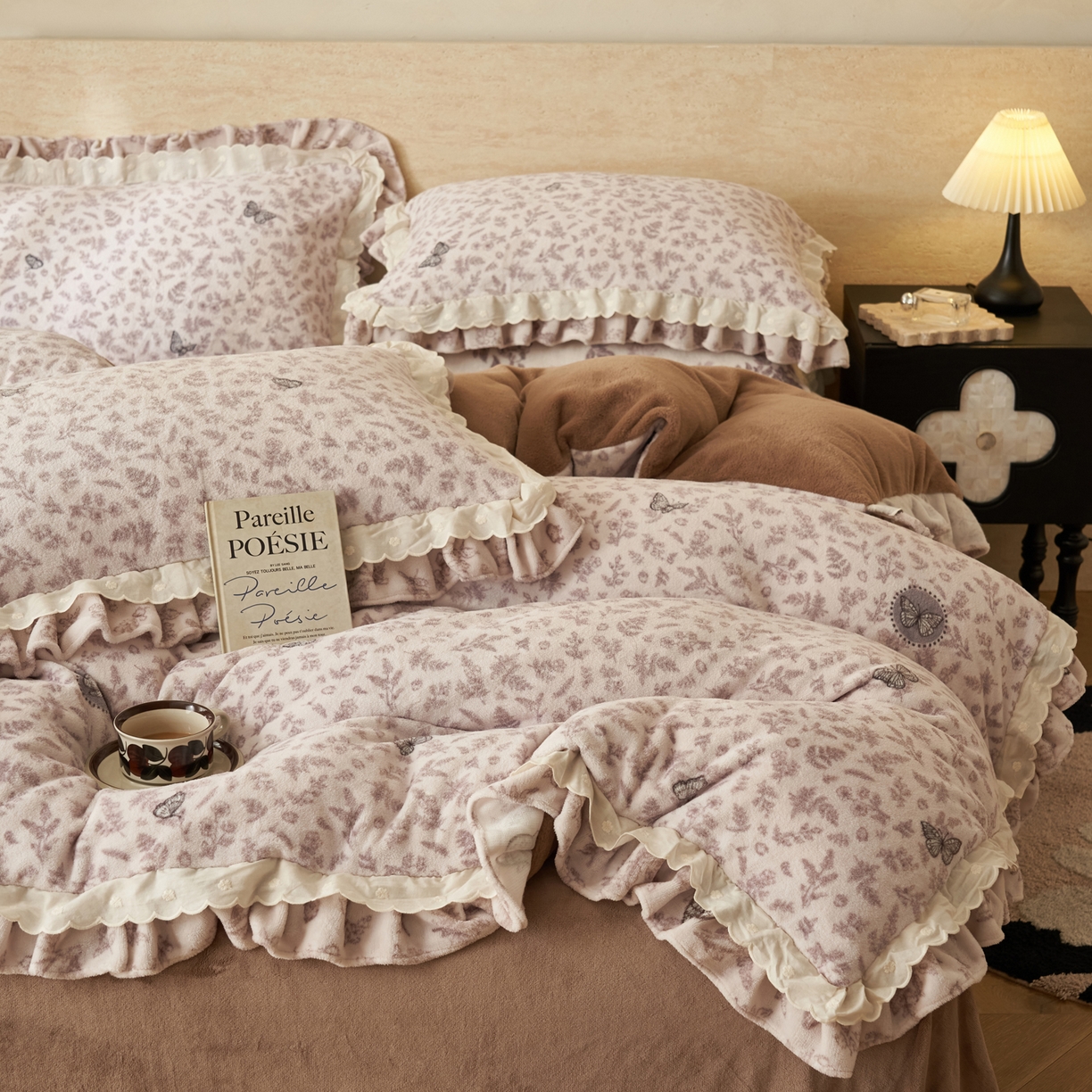 91家纺网 家纺一手货源 找家纺 （总）晨曦家纺 2025新款加绒加厚230克少女风双层花边牛奶绒印花四件套