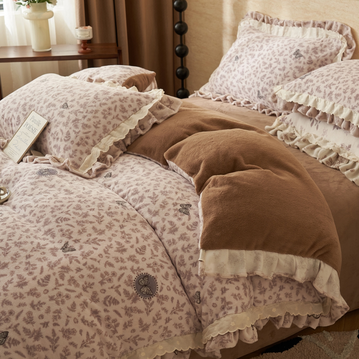 91家纺网 家纺一手货源 找家纺 （总）晨曦家纺 2025新款加绒加厚230克少女风双层花边牛奶绒印花四件套