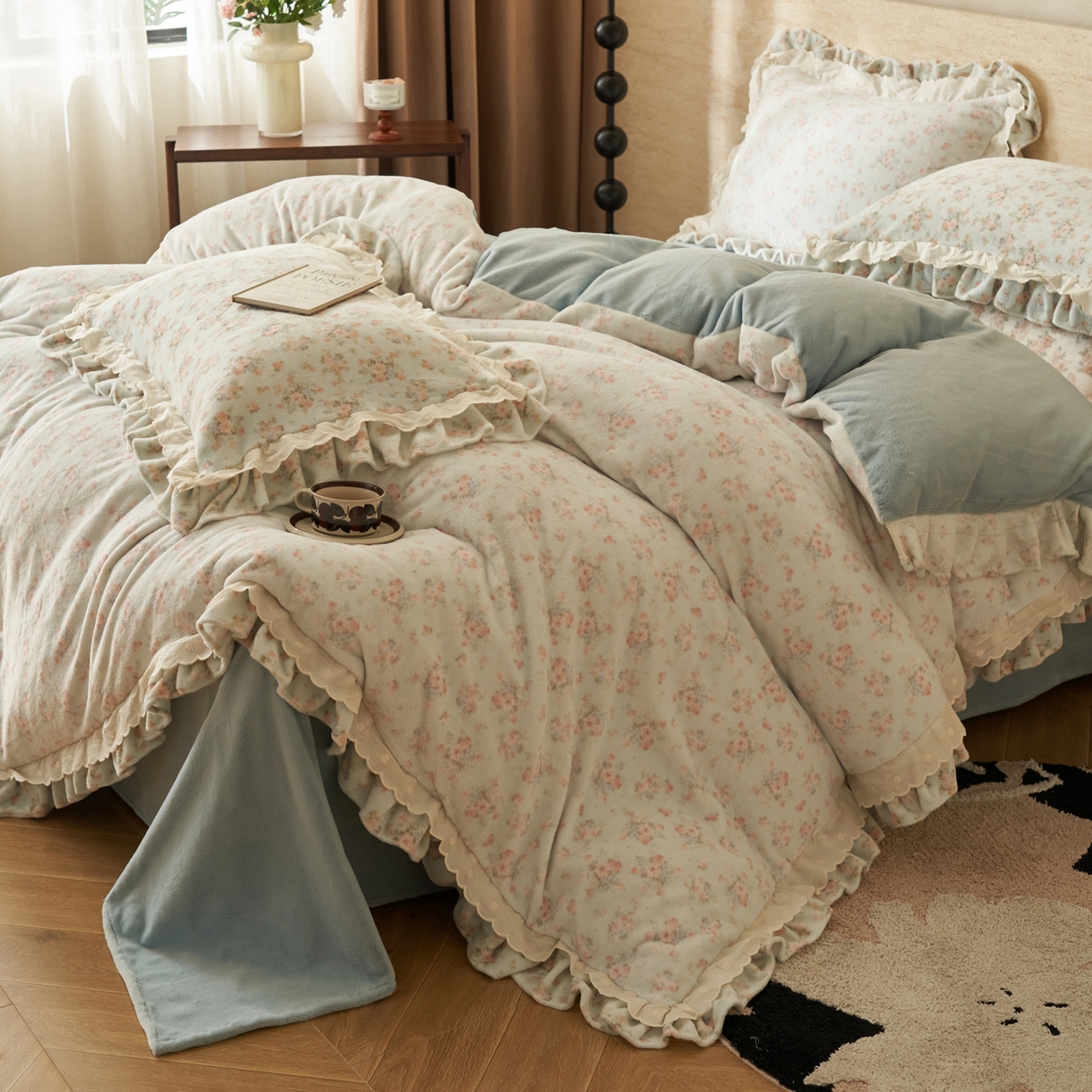 91家纺网 家纺一手货源 找家纺 （总）晨曦家纺 2025新款加绒加厚230克少女风双层花边牛奶绒印花四件套