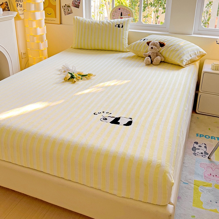 91家纺网 家纺一手货源 找家纺 小叮当家纺仓储工厂店 买家秀 爆款花型2025新款小清新绣花牛奶绒经典条纹系列单品床单床笠床单床笠单件 床单-黄条熊猫