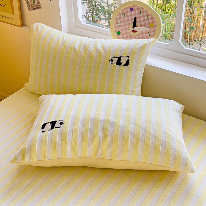 91家纺网 家纺一手货源 找家纺 小叮当家纺仓储工厂店 买家秀 爆款花型2025新款小清新绣花牛奶绒经典条纹系列单品床单床笠床单床笠单件 床单-黄条熊猫