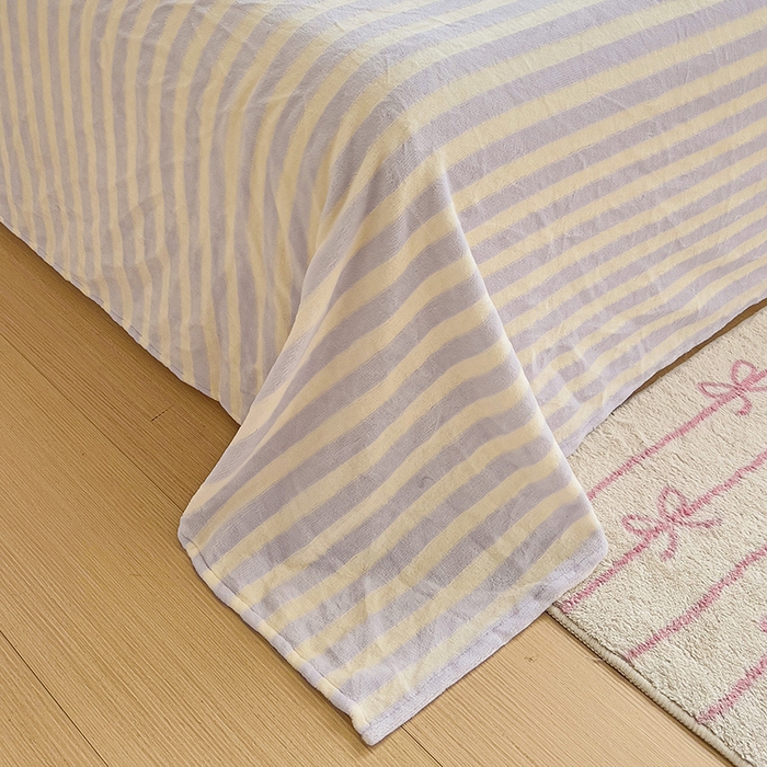 91家纺网 家纺一手货源 找家纺 小叮当家纺仓储工厂店 买家秀 爆款花型2025新款小清新绣花牛奶绒经典条纹系列单品床单床笠床单床笠单件 床单-紫条熊猫