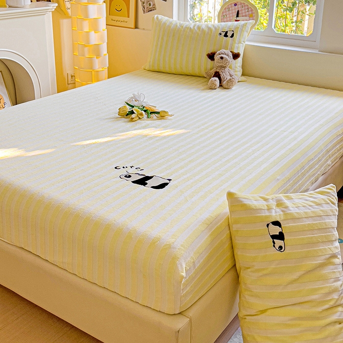 91家纺网 家纺一手货源 找家纺 小叮当家纺仓储工厂店 买家秀 爆款花型2025新款小清新绣花牛奶绒经典条纹系列单品床单床笠床单床笠单件 床笠-黄条熊猫