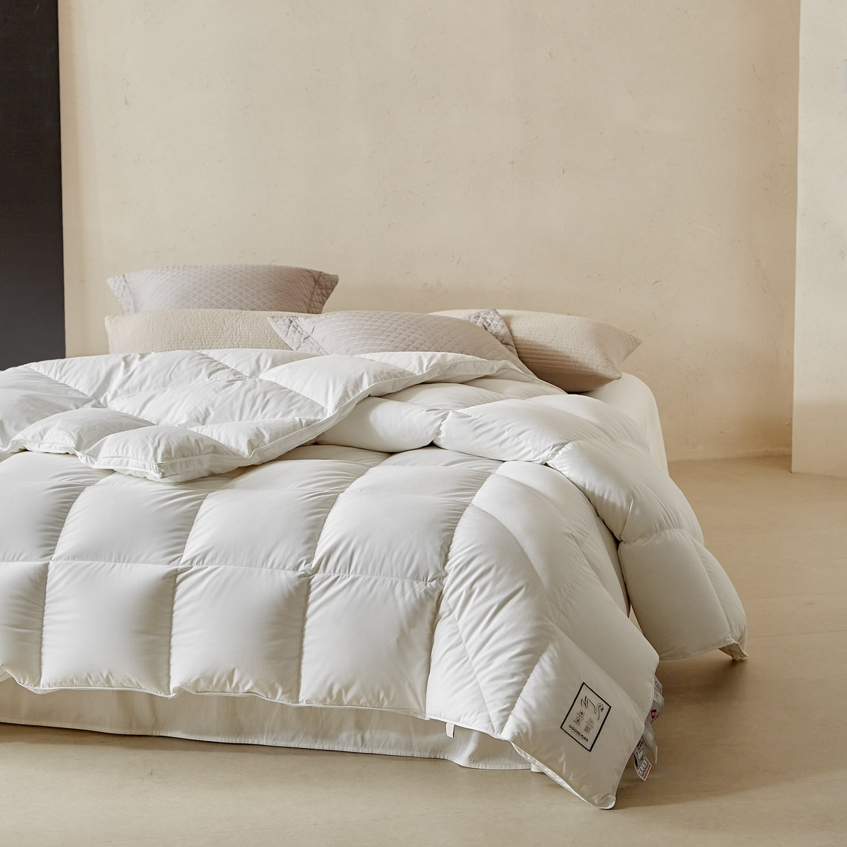 91家纺网 家纺一手货源 找家纺 暖羽屋羽绒馆 2025新款纯色95白鹅绒芯 人体工学鹅绒被子双人加厚2米冬被 春秋被被子被芯 人体工程学被-白