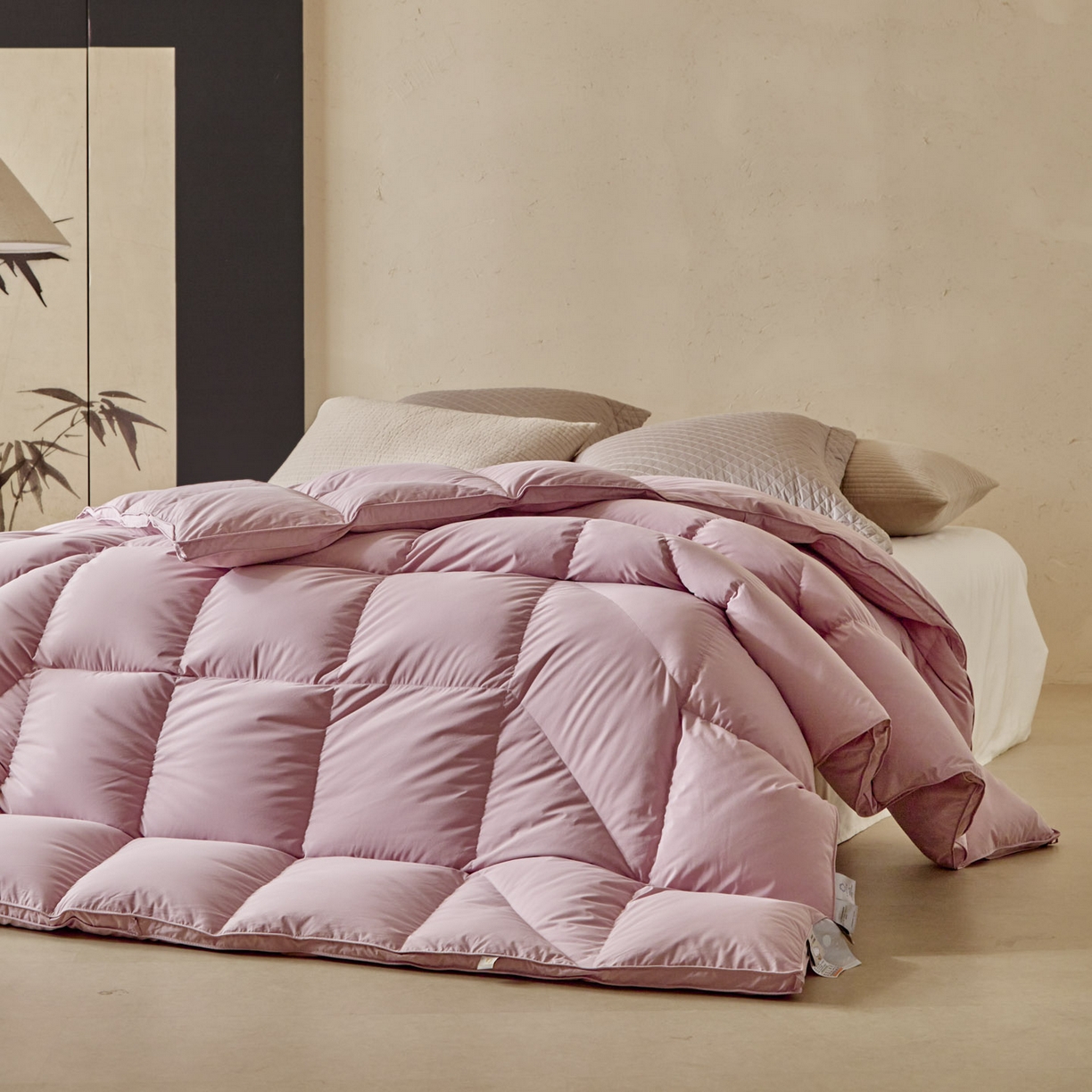 91家纺网 家纺一手货源 找家纺 暖羽屋羽绒馆 2025新款纯色95白鹅绒芯 人体工学鹅绒被子双人加厚2米冬被 春秋被被子被芯 人体工程学被-粉