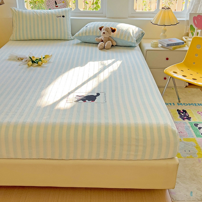 91家纺网 家纺一手货源 找家纺 小叮当家纺仓储工厂店 买家秀 爆款花型2025新款小清新绣花牛奶绒经典条纹系列单品床单床笠床单床笠单件 床笠-蓝条小猫