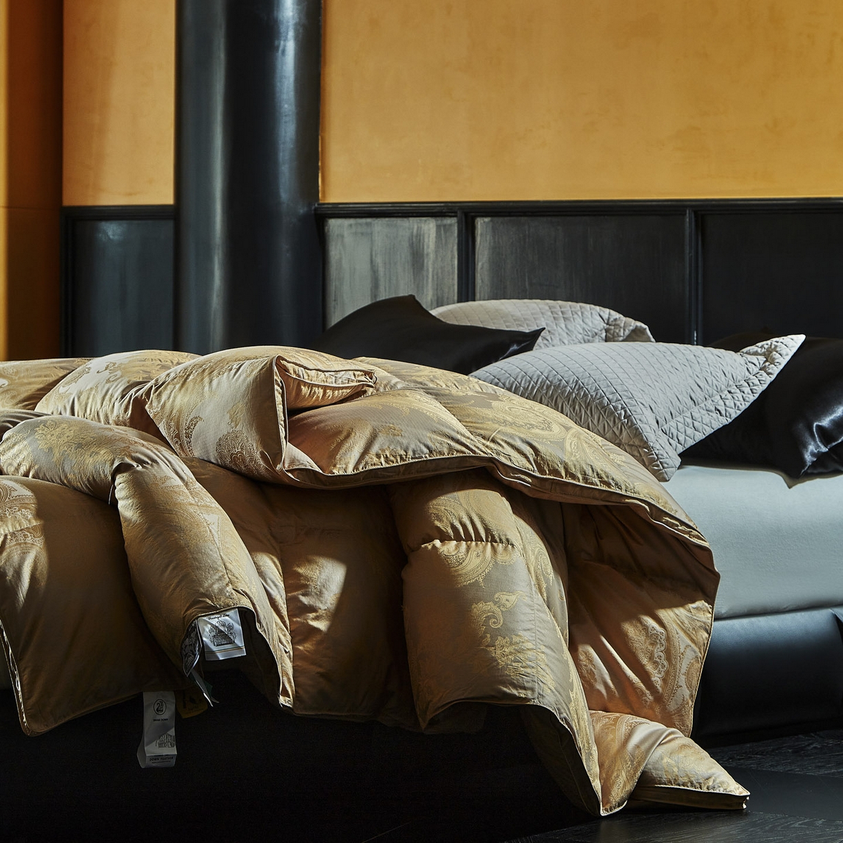 91家纺网 家纺一手货源 找家纺 （总）暖羽屋羽绒馆 2025新款弗莱尔金 鹅绒丝被芯 羽毛被子 羽绒被子白鹅绒毛冬被 双人春秋被被子被芯