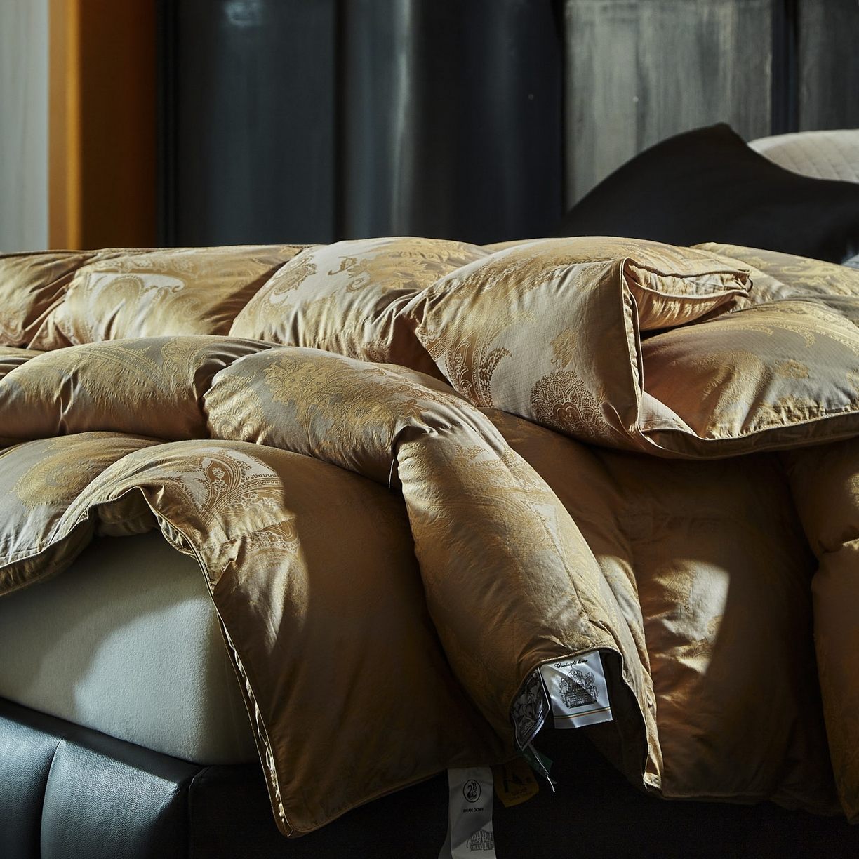 91家纺网 家纺一手货源 找家纺 （总）暖羽屋羽绒馆 2025新款弗莱尔金 鹅绒丝被芯 羽毛被子 羽绒被子白鹅绒毛冬被 双人春秋被被子被芯