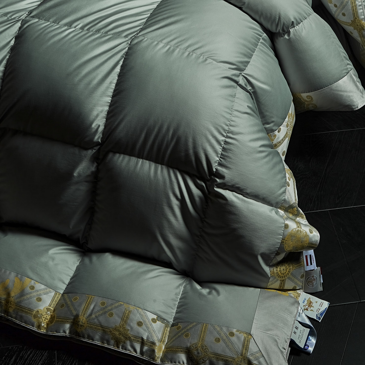 91家纺网 家纺一手货源 找家纺 暖羽屋羽绒馆 2025新款莱赛尔 95白鸭绒被芯 鸭绒被子 婚庆双人被 绣花羽绒被 冬被被子被芯 罗玛 蓝