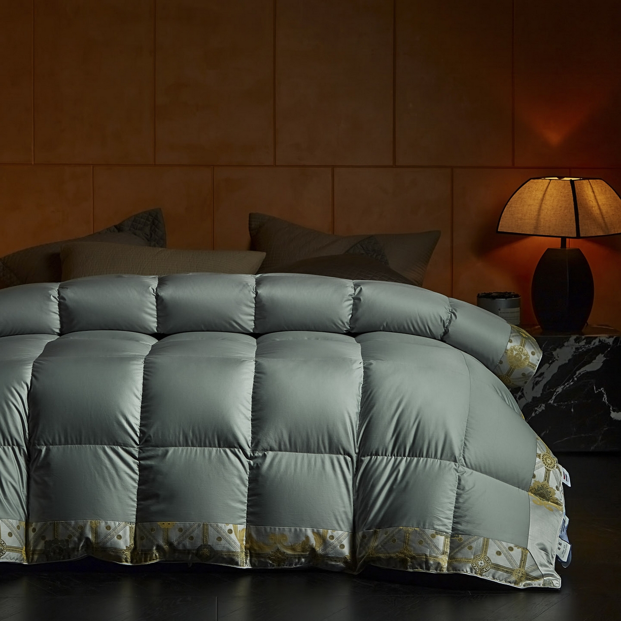 91家纺网 家纺一手货源 找家纺 暖羽屋羽绒馆 2025新款莱赛尔 95白鸭绒被芯 鸭绒被子 婚庆双人被 绣花羽绒被 冬被被子被芯 罗玛 蓝