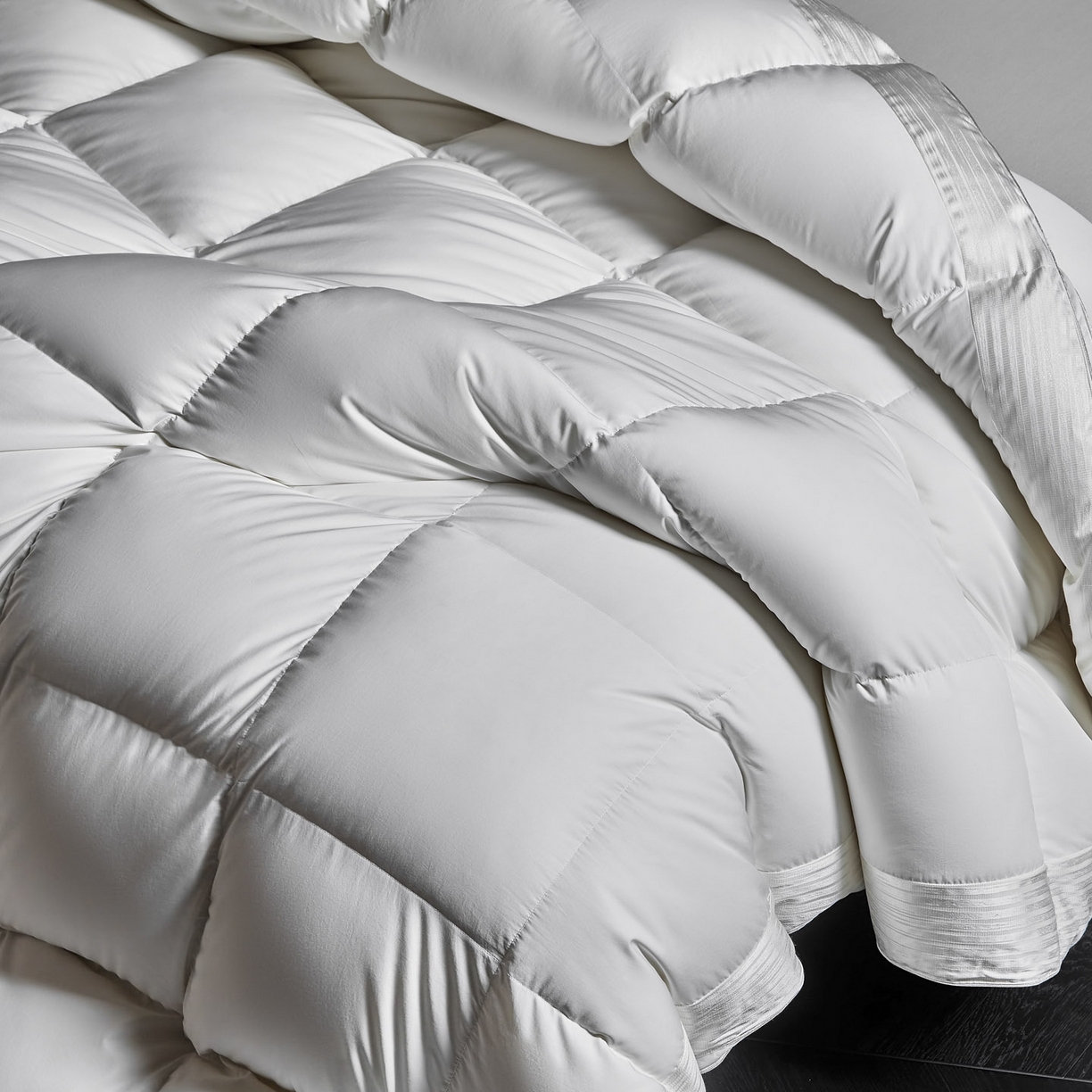 91家纺网 家纺一手货源 找家纺 暖羽屋羽绒馆 2025新款莱赛尔 95白鸭绒被芯 鸭绒被子 婚庆双人被 绣花羽绒被 冬被被子被芯 罗玛  白