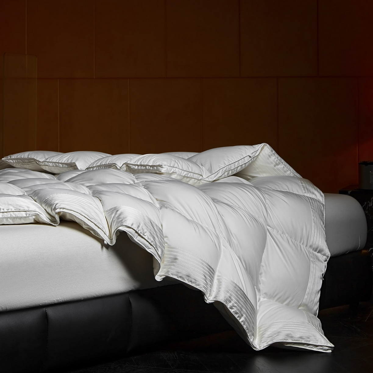 91家纺网 家纺一手货源 找家纺 暖羽屋羽绒馆 2025新款莱赛尔 95白鸭绒被芯 鸭绒被子 婚庆双人被 绣花羽绒被 冬被被子被芯 罗玛  白